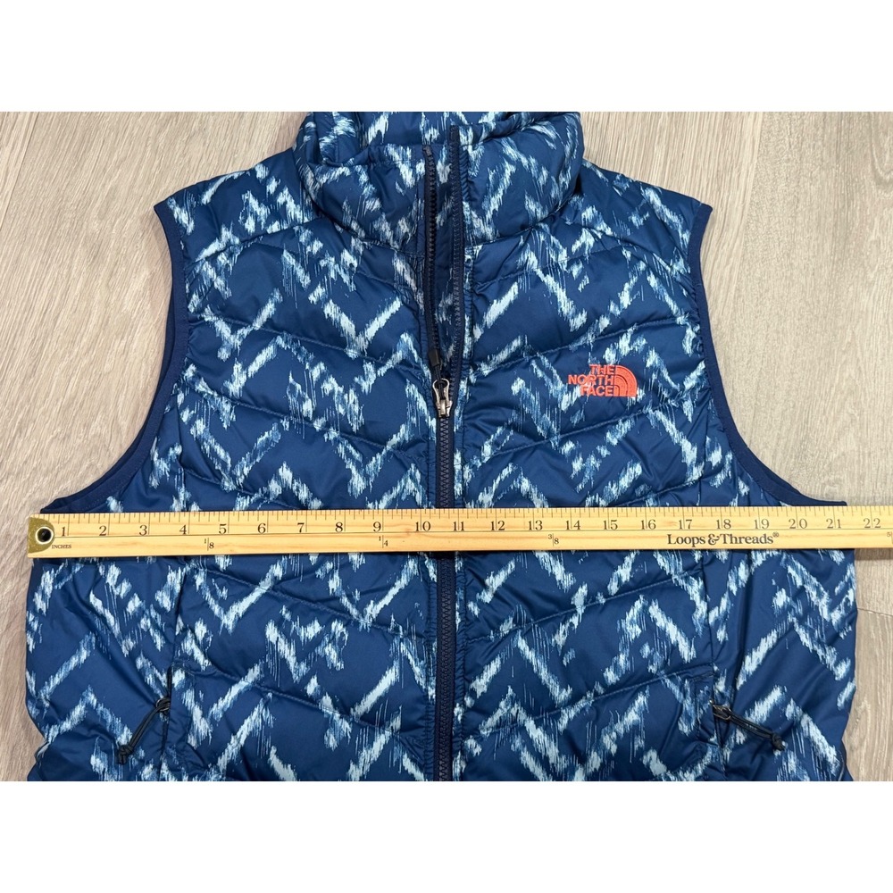 The North Face Women's XL 550 Down Puffer Vest Blue White Abstract Print Hikong - Picture 5 of 8